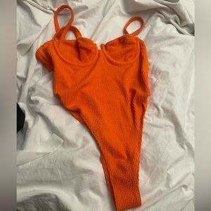 H&M swimsuit wore it twice. Great condition